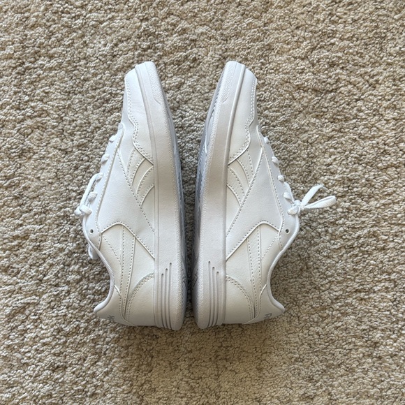 New Never Worn Reebok Court Advance Womens Sneakers - Picture 4 of 5